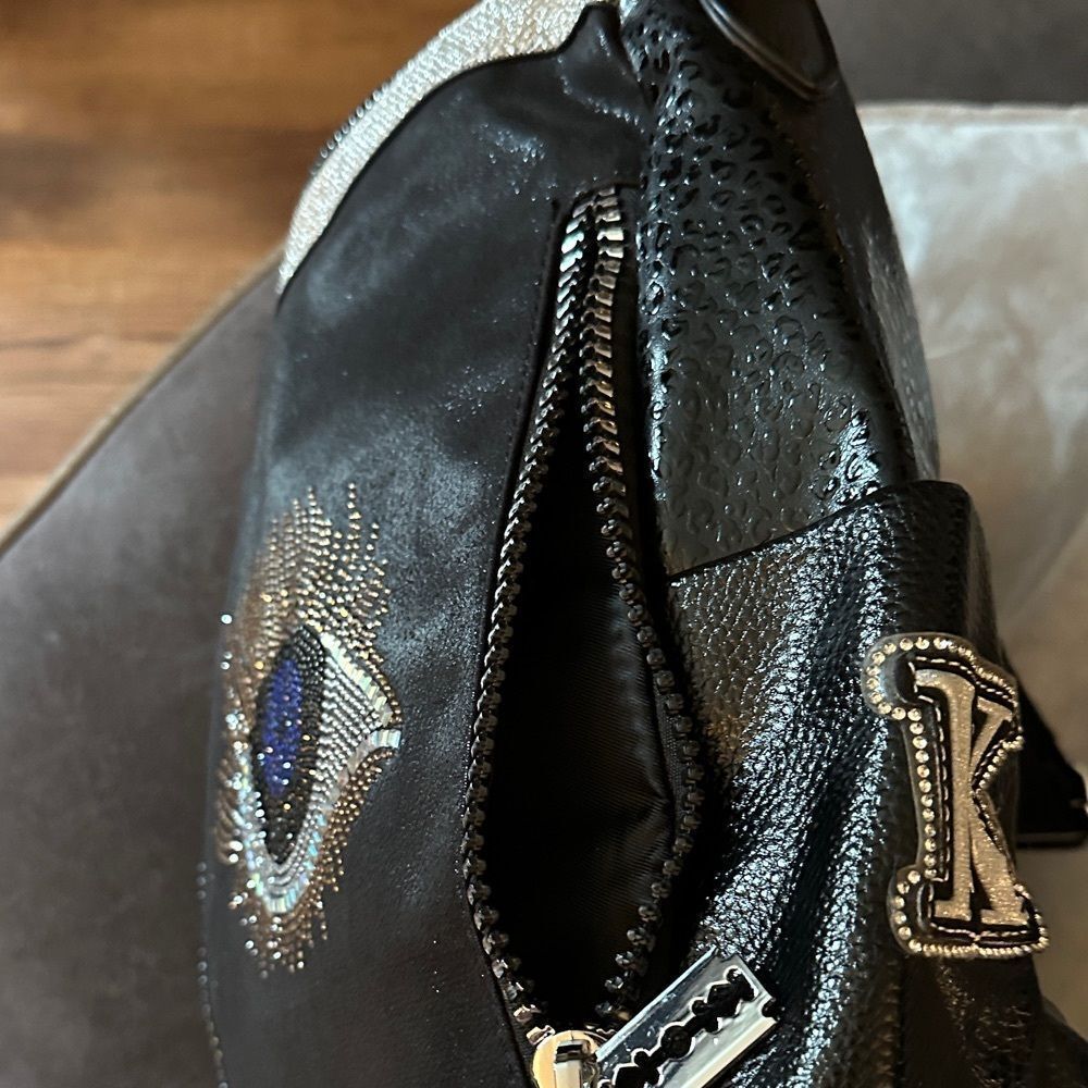 Black Eye-Embellished Women's backpack/shoulder bag - Picture 7 of 15